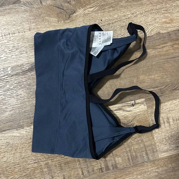 Reebok Padded Sportbra - Picture 2 of 5